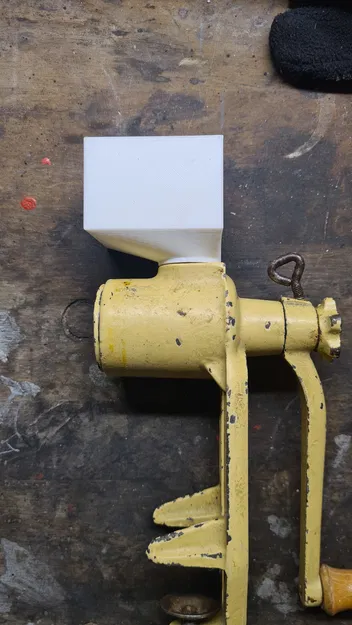 Hộp Đựng Máy Xay/Grinder Container - Image 1