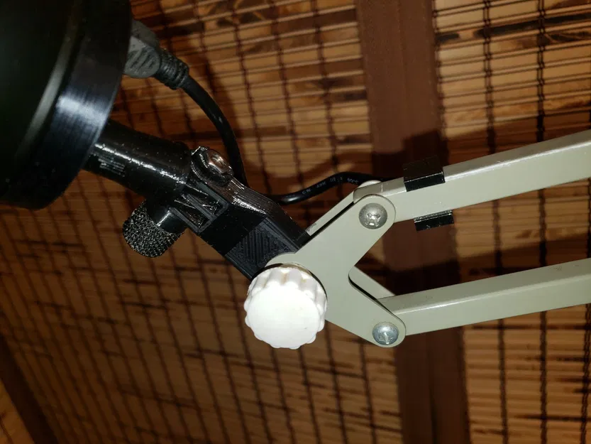 Đế Gắn Kiểu GoPro Cho Chân Đèn Kéo - Image 1