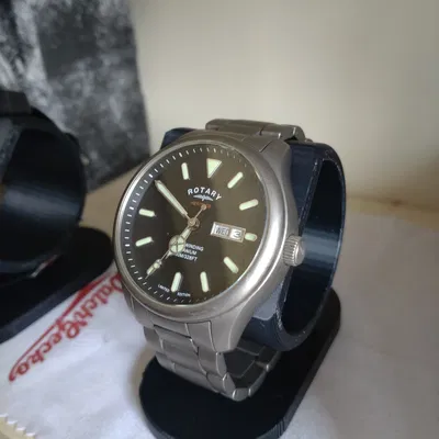 Chân đế trưng bày đồng hồ Đơn giản và Hiệu quả