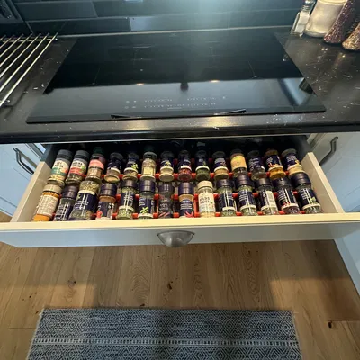 Kệ đựng hũ gia vị cho ngăn kéo