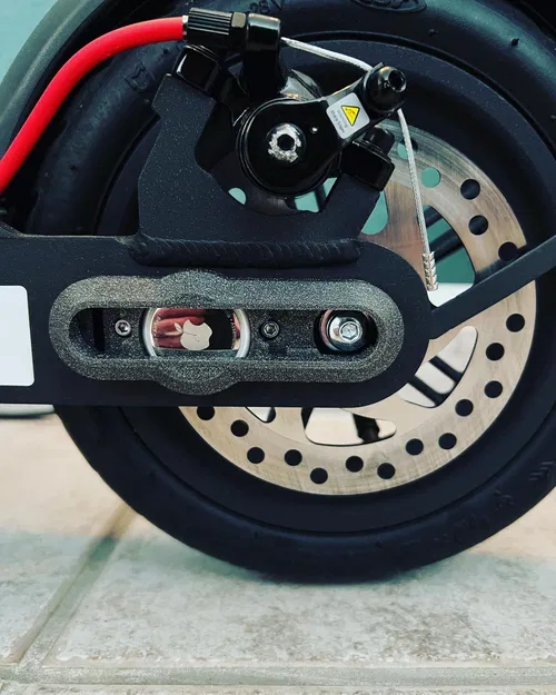 Giá đỡ AirTag cho Xe điện Xiaomi Pro2 - Image 1