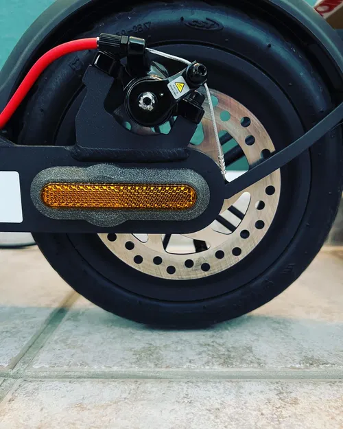 Giá đỡ AirTag cho Xe điện Xiaomi Pro2 - Image 5