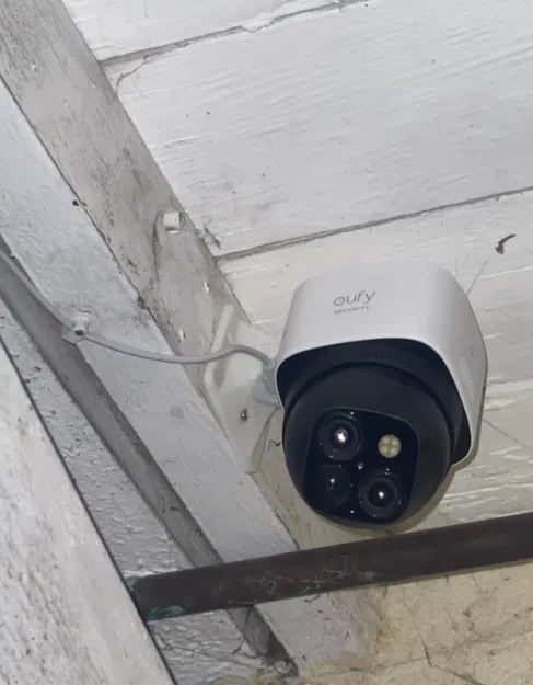 Giá Treo Tường Eufy Solocam S340 - Image 1