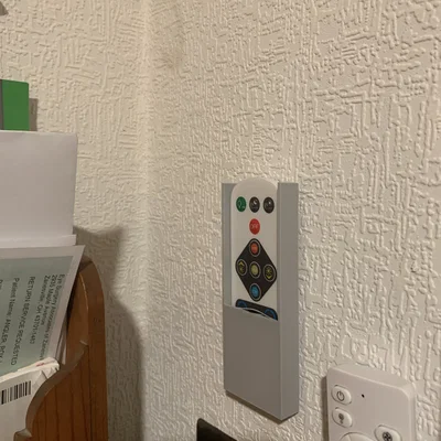 Giá đỡ remote đèn trần sạc lại