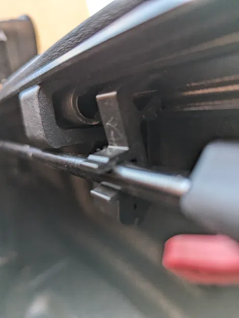 Kẹp Thanh Đỡ Cho Nắp Thùng Xe Truck Hero Armor Flex - Image 1