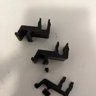 Kẹp Thanh Đỡ Cho Nắp Thùng Xe Truck Hero Armor Flex