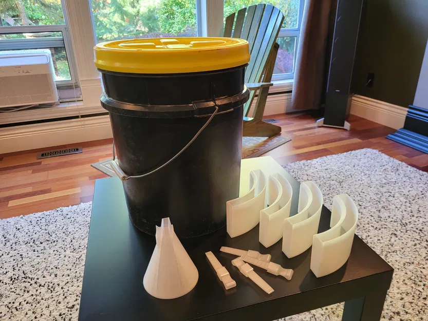 Hộp Chống Ẩm Cho Xô 5 Gallon - Image 1