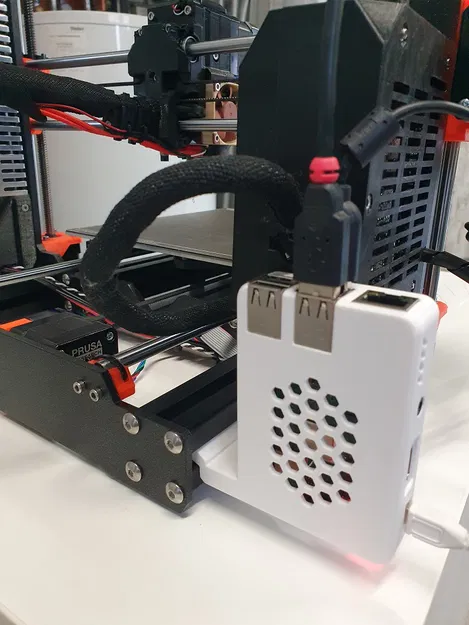 Giá đỡ Raspberry Pi3 gắn profile cho Prusa i3 MK3s chạy Octopi - Image 1