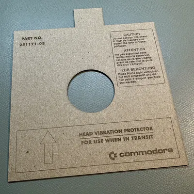 Thẻ Trung Chuyển Commodore 251171-03 (Phiên Bản Cắt Laser)