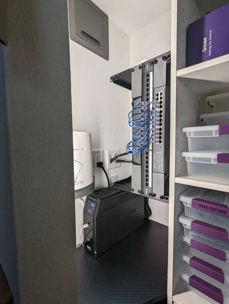 Giá Đỡ ReoLink NVR Cho Rack Mạng - Image 1