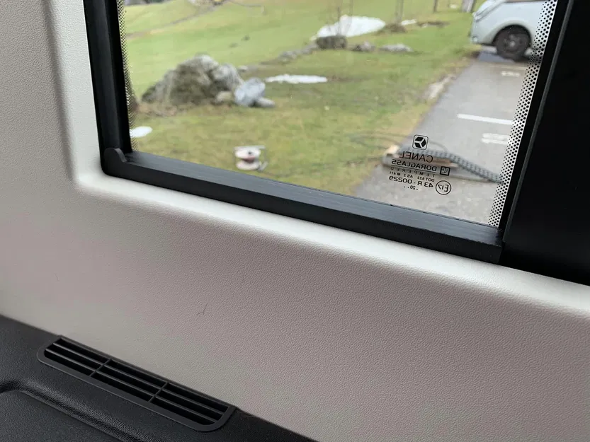 Chốt Khóa Cửa Sổ Xe Motorhome Carthago Chic-c-line - Image 2