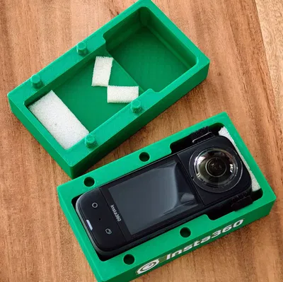 Case Insta360 X3 kèm Chống gió và Bảo vệ ống kính