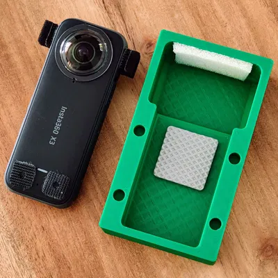Case Insta360 X3 kèm Chống gió và Bảo vệ ống kính