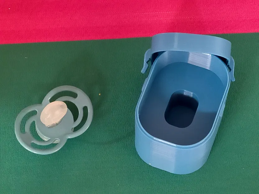 Hộp đựng ti ngậm cho bé - Image 1