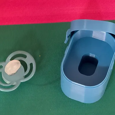 Hộp đựng ti ngậm cho bé