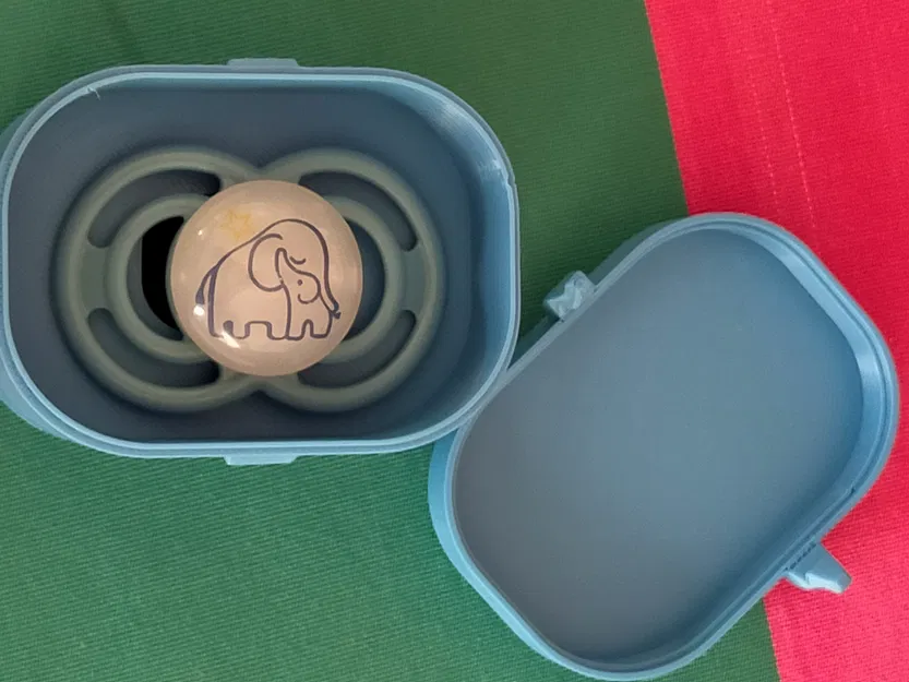 Hộp đựng ti ngậm cho bé - Image 4