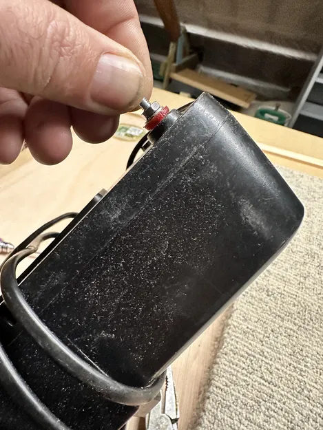 Chốt giữ sạc Makita V2 - Image 6