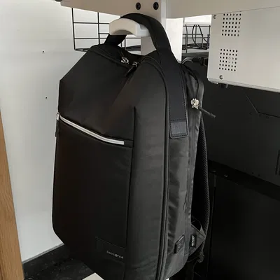 Móc Treo Balo Bàn IKEA Bekant