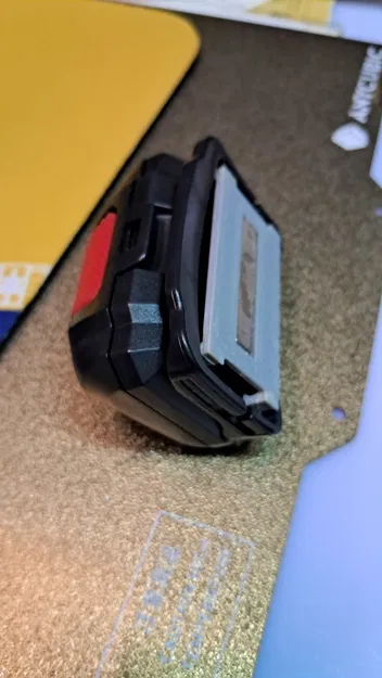 Kẹp Đèn Pha LED Có Khe Cắm Nam Châm - Image 1