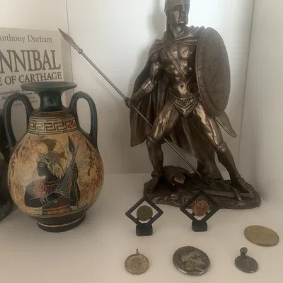 Chân Đế Trưng Bày Tiền Cổ