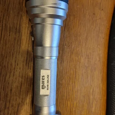 Chụp Bảo Vệ Đầu Đèn Mares EOS 32LRZ