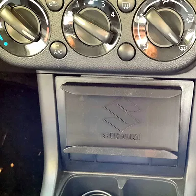 Giá Đỡ Điện Thoại Ngang Cho 2009 Suzuki Swift