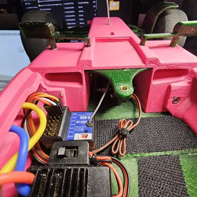 Mount Nắp Chêm Ren Cho Open RC F1 2023