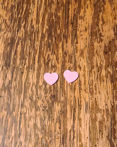 Bông Tai Trái Tim Nổi - Image 2