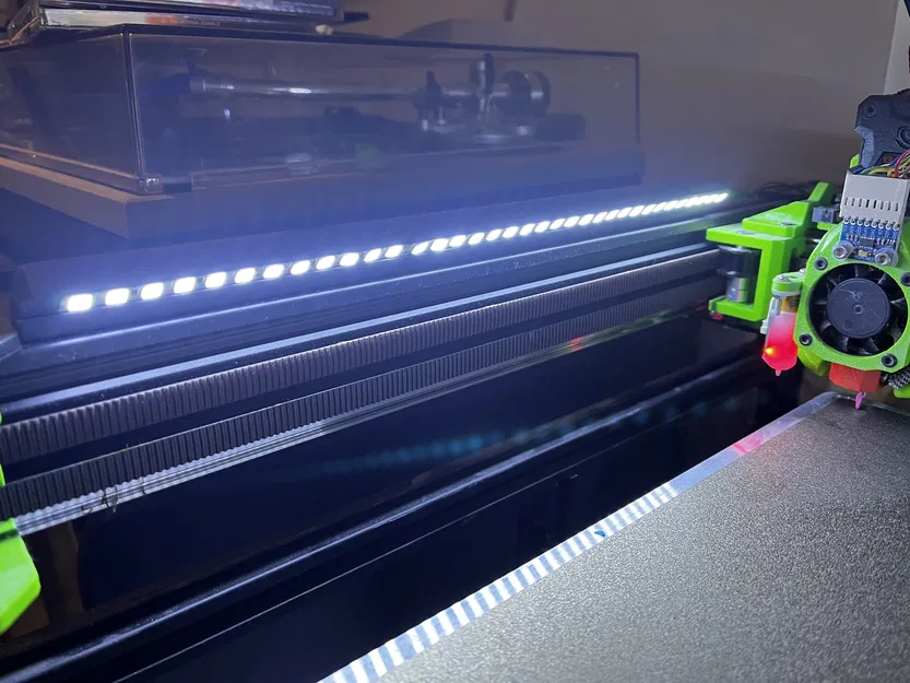 Giá đỡ 2020 góc cho dải LED 10mm - dài 300mm - Image 1