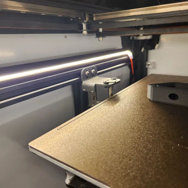 Giá đỡ góc 2020 cho LED strip 8mm - dài 300mm - Image 1