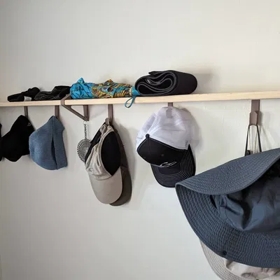 Pát Kệ và Móc Treo Đồ