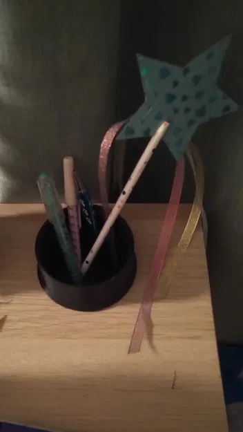 Rổ đựng bút bàn Ikea "Micke" che lỗ - Image 1