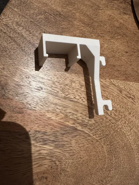 Phụ kiện IKEA SKADIS cho thanh đèn OMLOPP - Image 1