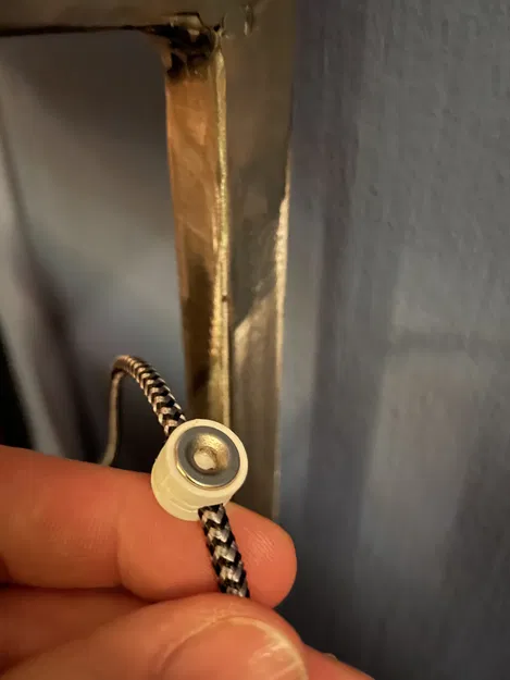 Kẹp nam châm cho dây sạc - Image 3