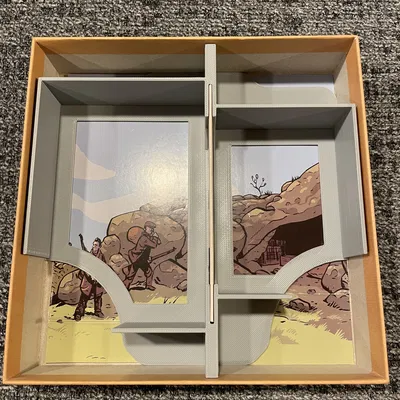 Khay Đựng Bài Resist! Hỗ Trợ Lá Bài Có Bọc