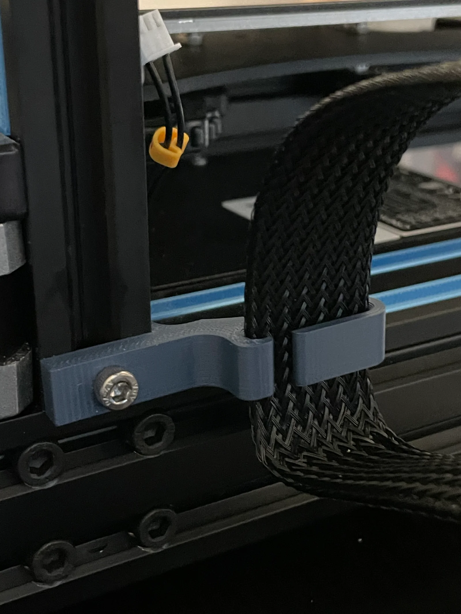 Dẫn Hướng Dây Cáp Dưới Cho Ender 3 V2 Khi Dùng Sprite Extru… 1