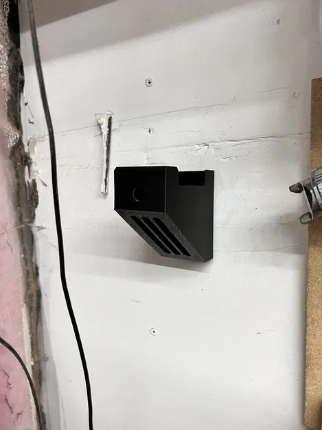 Giá treo con đội lên tường - Image 2