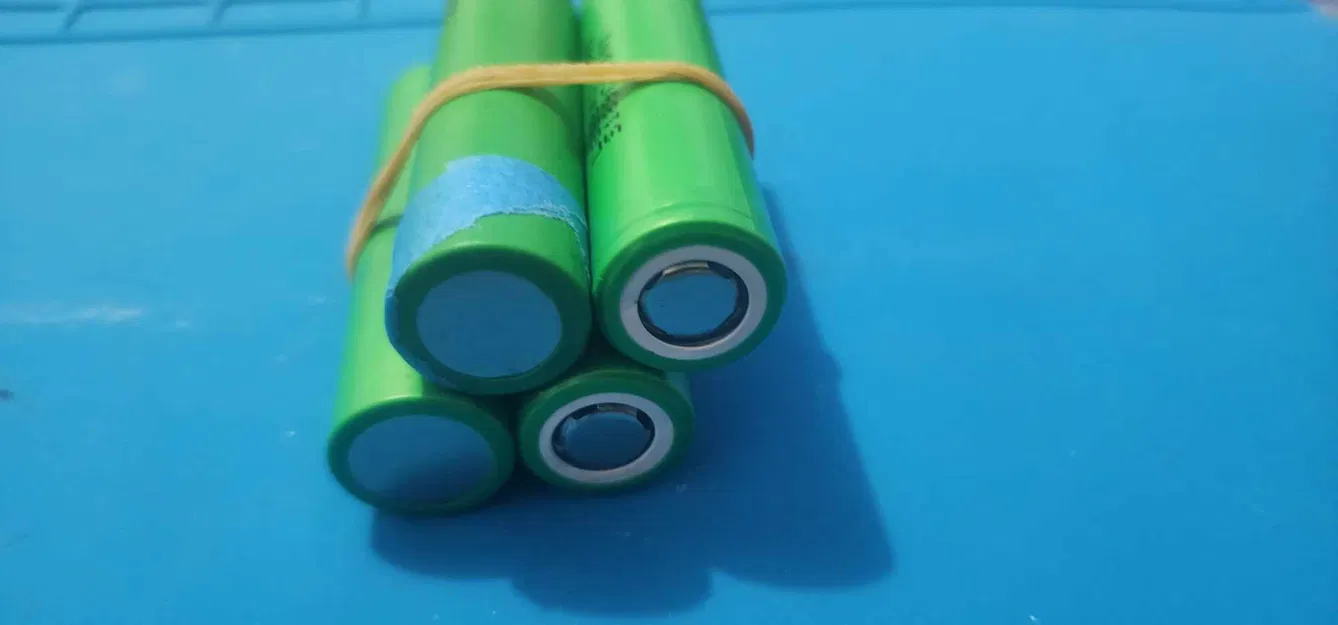 Kệ Giữ Pin 18650 Li-ion Cho 4 Pin - Image 2