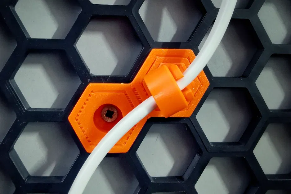 Kẹp giữ/Tổ chức cáp cho tường tổ ong (móc) CẬP NHẬT - Image 2