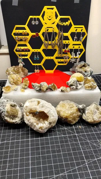 Giá Đỡ Bông Tai Hình Gấu Mật Ong! - Image 1