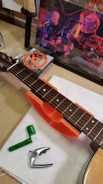 Giá Đỡ Cần Đàn Guitar (OpenSCAD) - Image 1