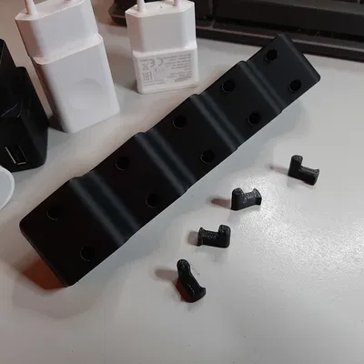 Kệ Giữ Sạc USB Cho Skadis