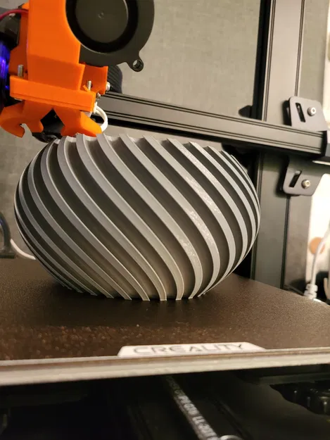 Chân Đế Bình Hoa - Image 1