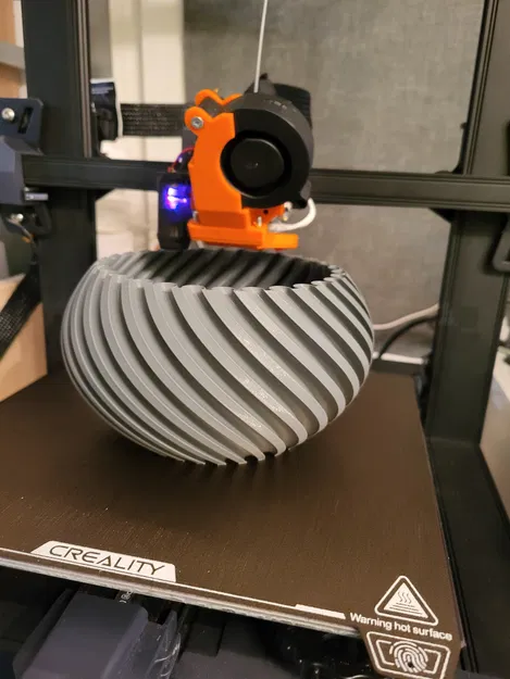 Chân Đế Bình Hoa - Image 2