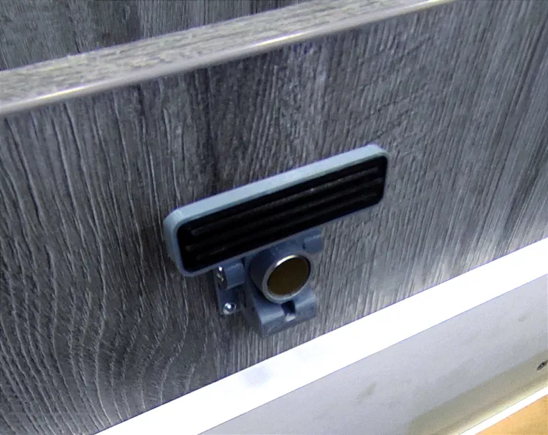 Cần gạt khóa nam châm & tay nắm ẩn cho ngăn kéo bếp - Image 1