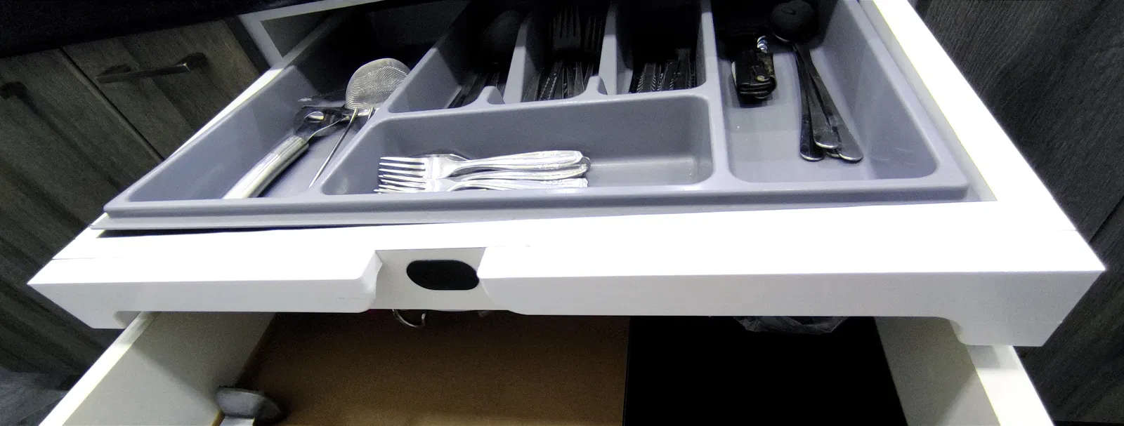 Cần gạt khóa nam châm & tay nắm ẩn cho ngăn kéo bếp - Image 5