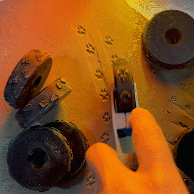 Bánh Xe Tạo Họa Tiết - Dấu Chân Sói - Thumbnail 2