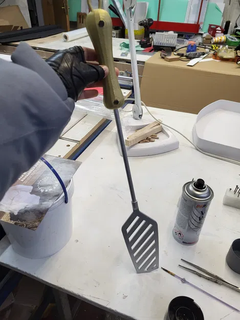 Xẻng Trang Trí Cho Cửa Hàng - Image 1