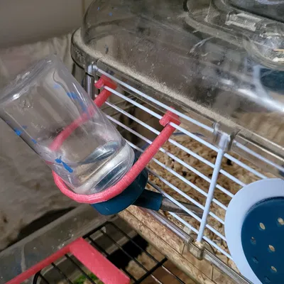 CHÂN ĐỠ BÌNH NƯỚC CHO HAMSTER