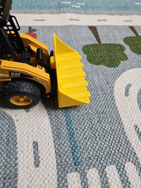 Xẻng Thay Thế Cho Xe Gắp Máy Bruder Cat - Image 3